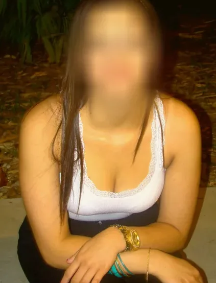 Chiara, 35