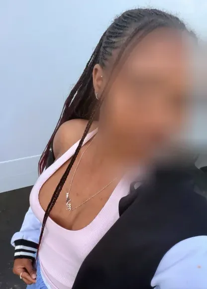 Corinna, 20