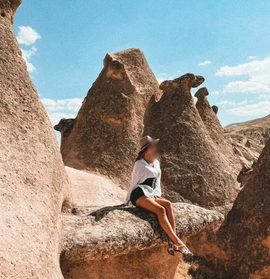 Helena, 28