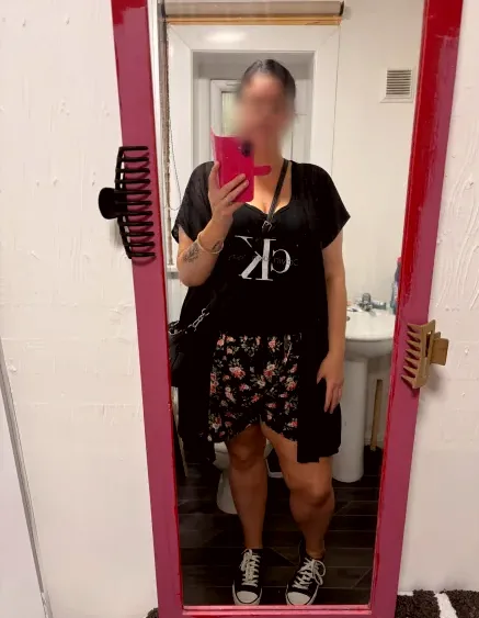 Isabella, 37