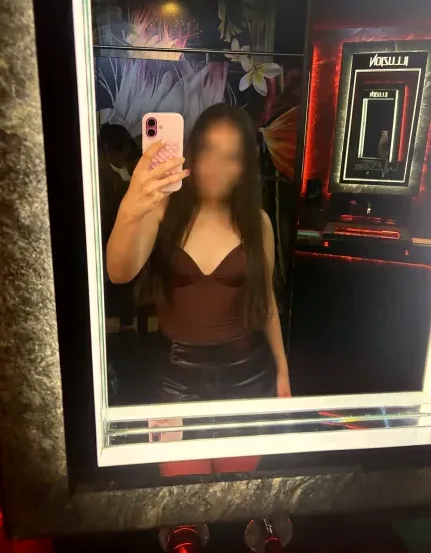Ivana, 18