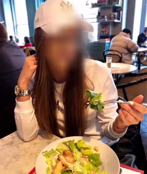 Katharina, 32