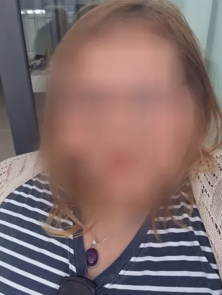 Larissa, 23
