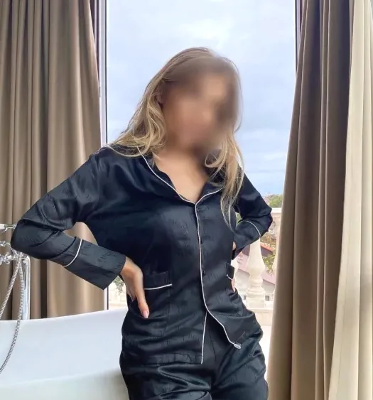 Leonie, 31
