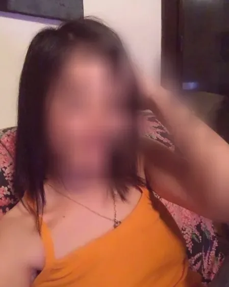Paula, 32