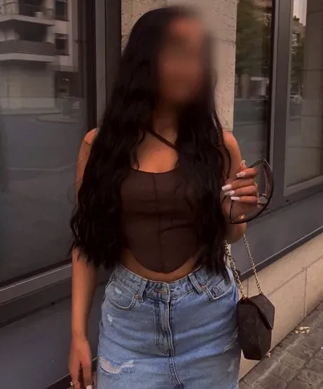 Simone, 19