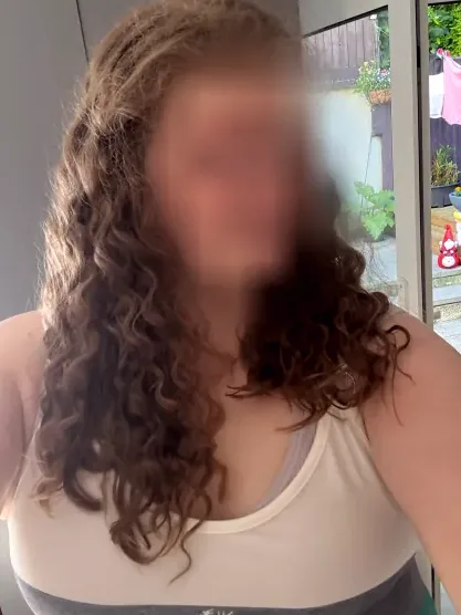 Stefanie, 29