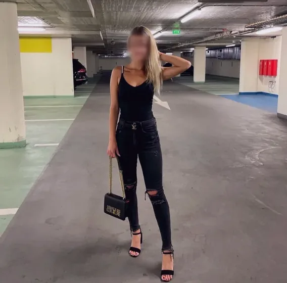 Valerie, 21