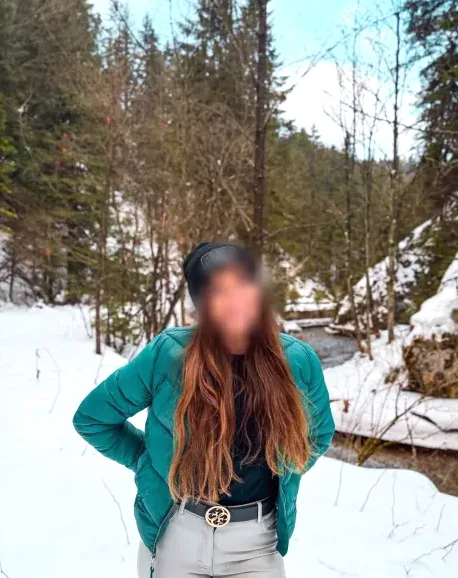 Viktoria, 27